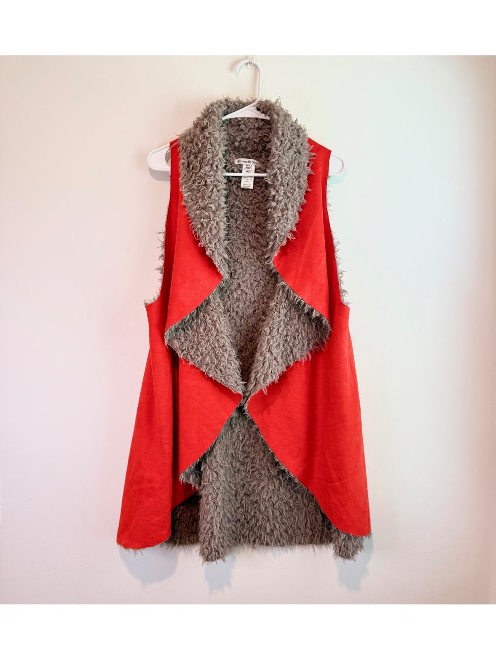 See And Be Seen M/L Red Faux Suede Faux Fur Draped Vest Boho Western